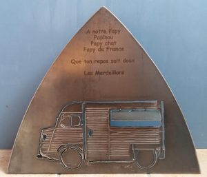 Plaque Funéraire Hommage Citroën Tube découpe plasma, gravage au laser, MetalRine